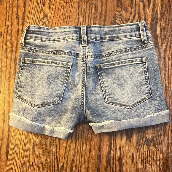 🌊LIKE NEW CUFFED JEAN SHORTS!🌊 - Picture 2 of 2